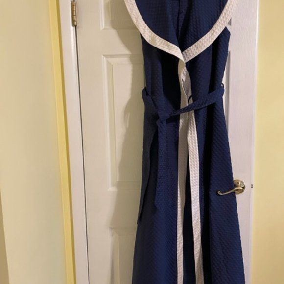 ROBE (LONG) - Picture 2 of 3